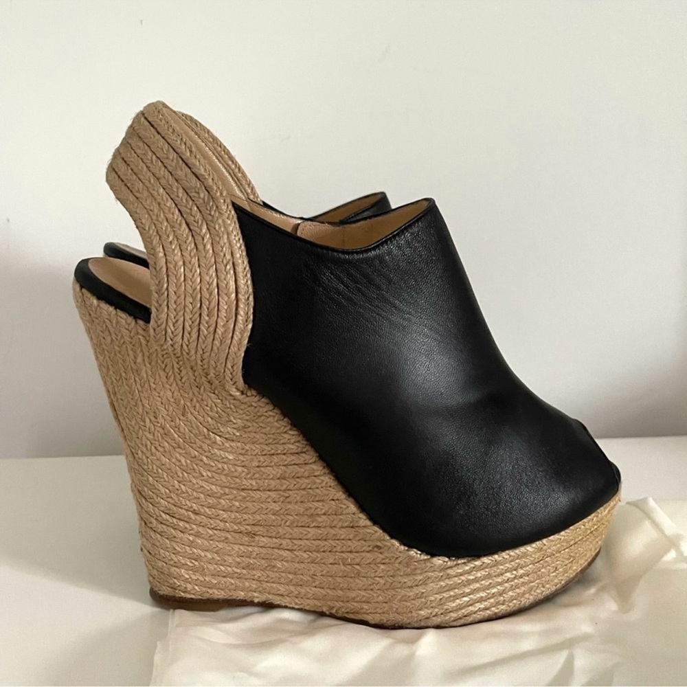 AUTHENTIC GUCCI LEATHER WEDGES - Picture 9 of 11